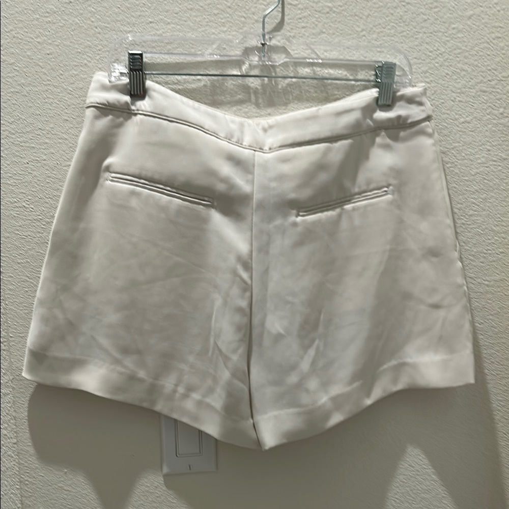 h&M Women's Cream Shorts with Pockets - Picture 7 of 7